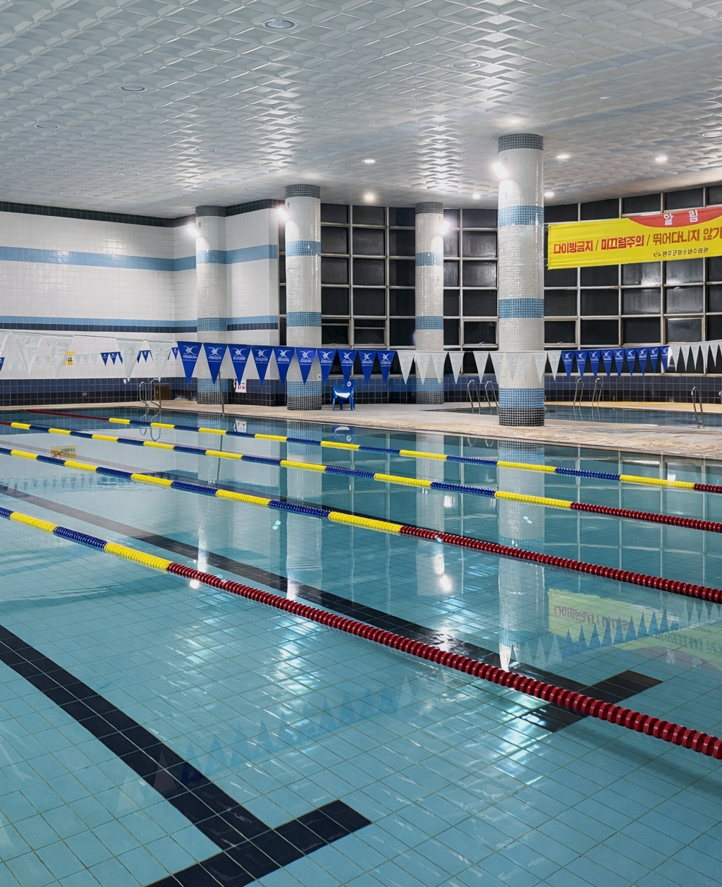 완주군청소년수련관(수영장) 이미지
